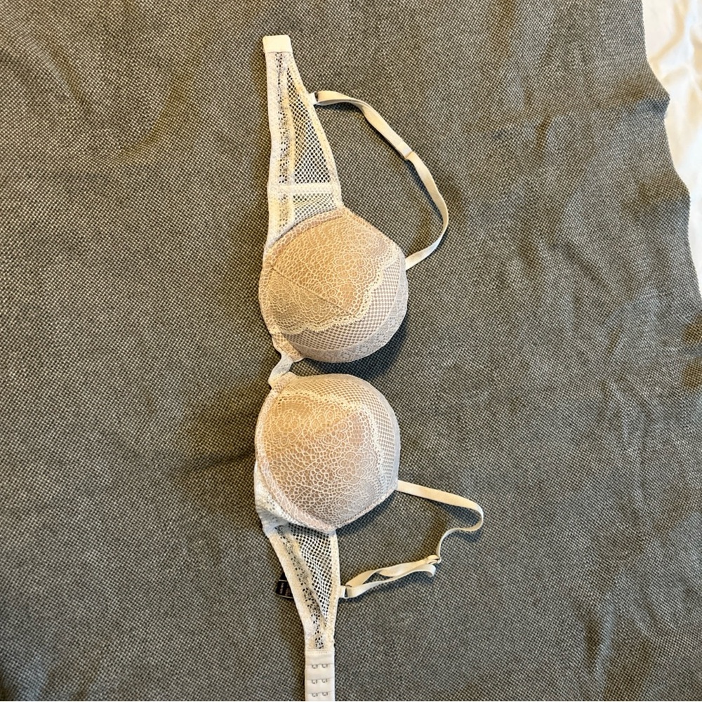 VS bombshell , worn once for two hours